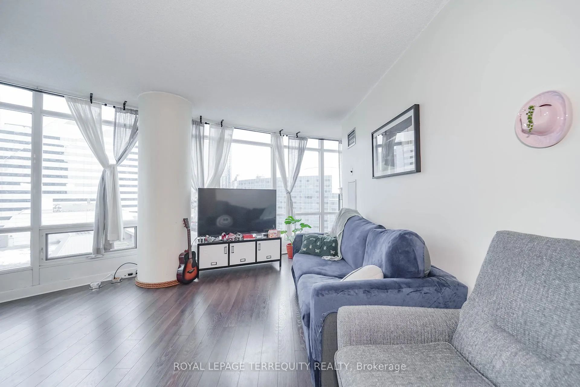Photo 12 of Unit 1603, 361 Front Street W, Toronto, Waterfront Communities — HOMEH