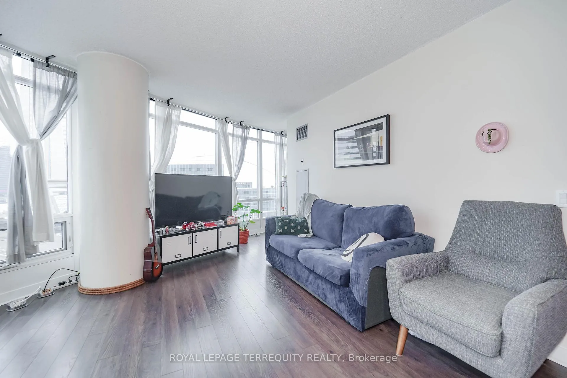 Photo 13 of Unit 1603, 361 Front Street W, Toronto, Waterfront Communities — HOMEH