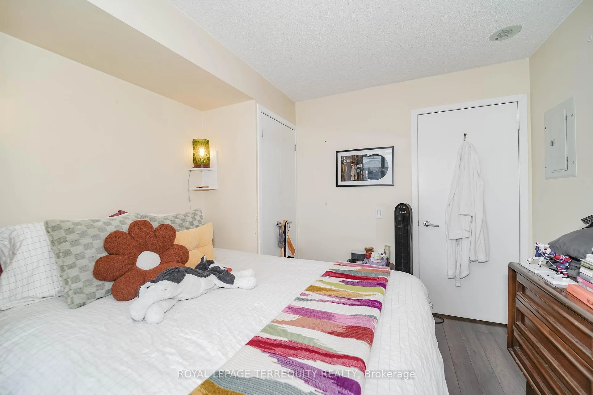 Photo 17 of Unit 1603, 361 Front Street W, Toronto, Waterfront Communities — HOMEH