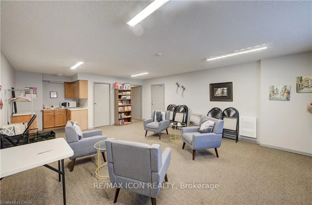 Photo of Unit 210, 440 Durham Street W