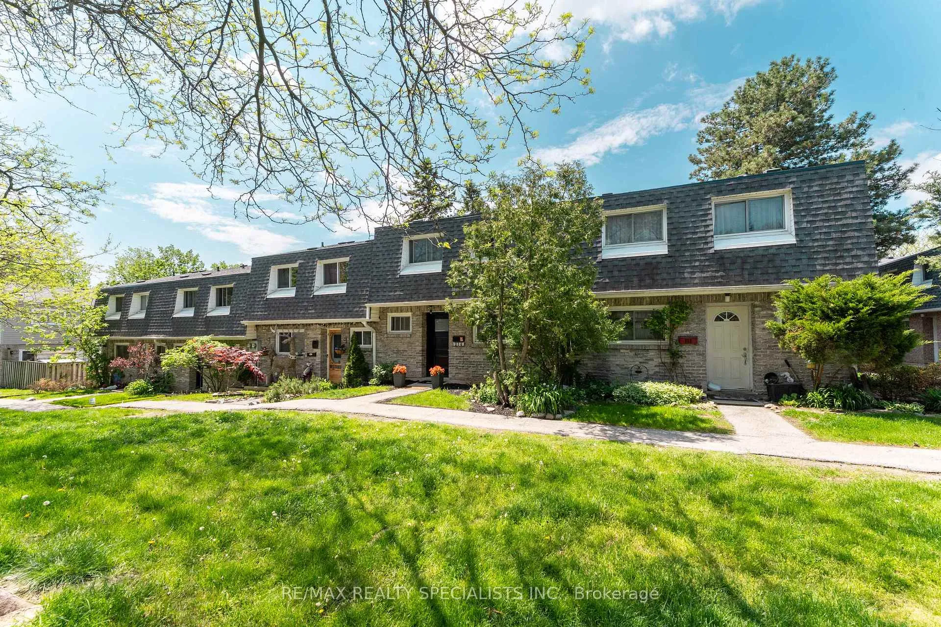Photo 3 of Unit 114, 2050 Upper Middle Road, Burlington, Brant Hills — HOMEH
