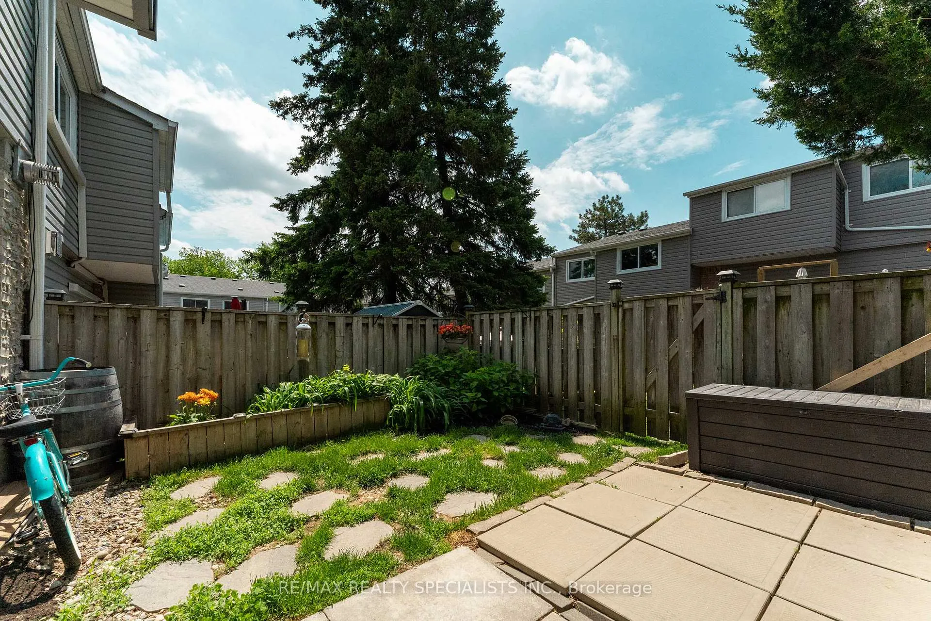 Photo 36 of Unit 114, 2050 Upper Middle Road, Burlington, Brant Hills — HOMEH
