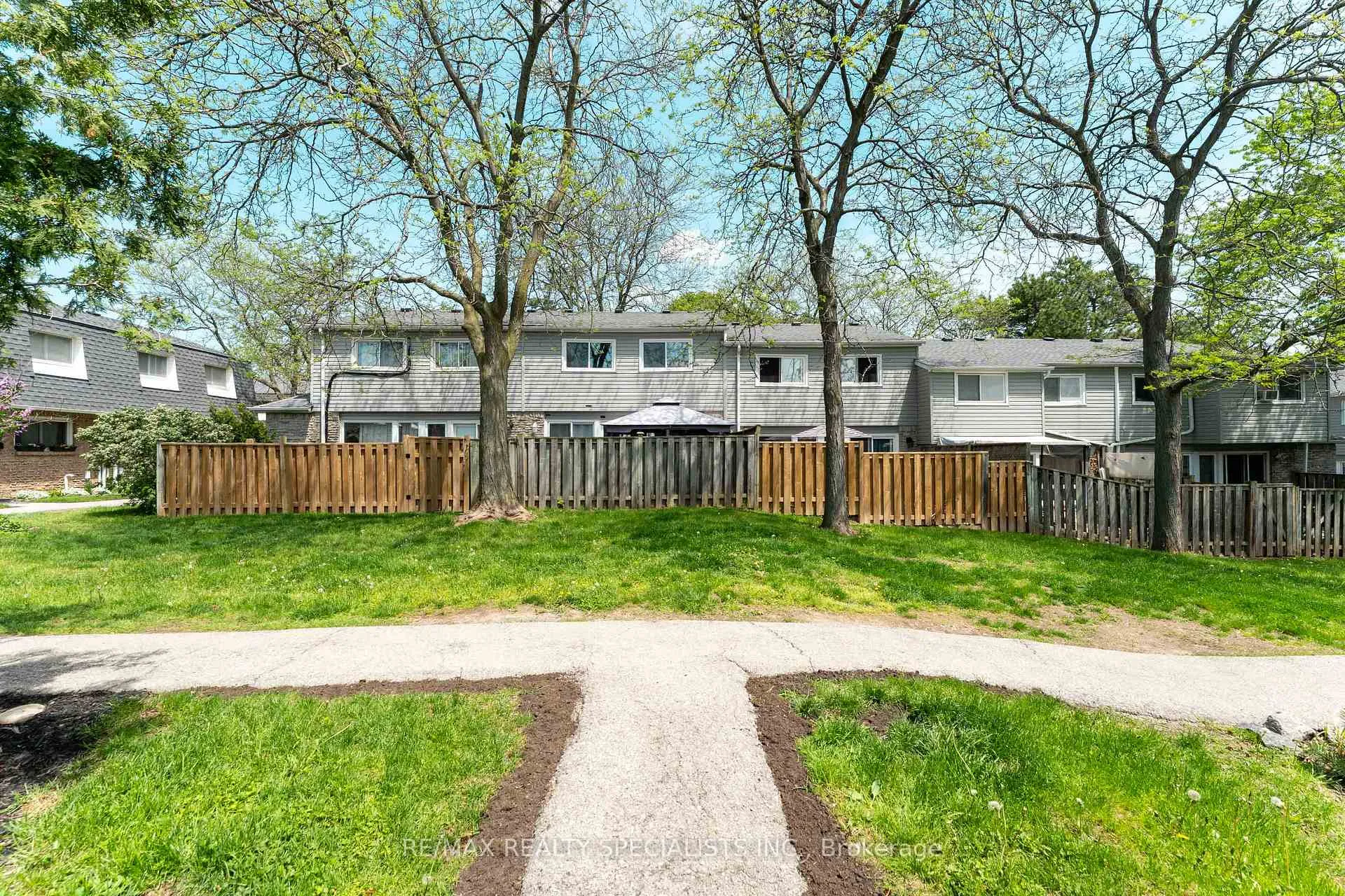 Photo 41 of Unit 114, 2050 Upper Middle Road, Burlington, Brant Hills — HOMEH