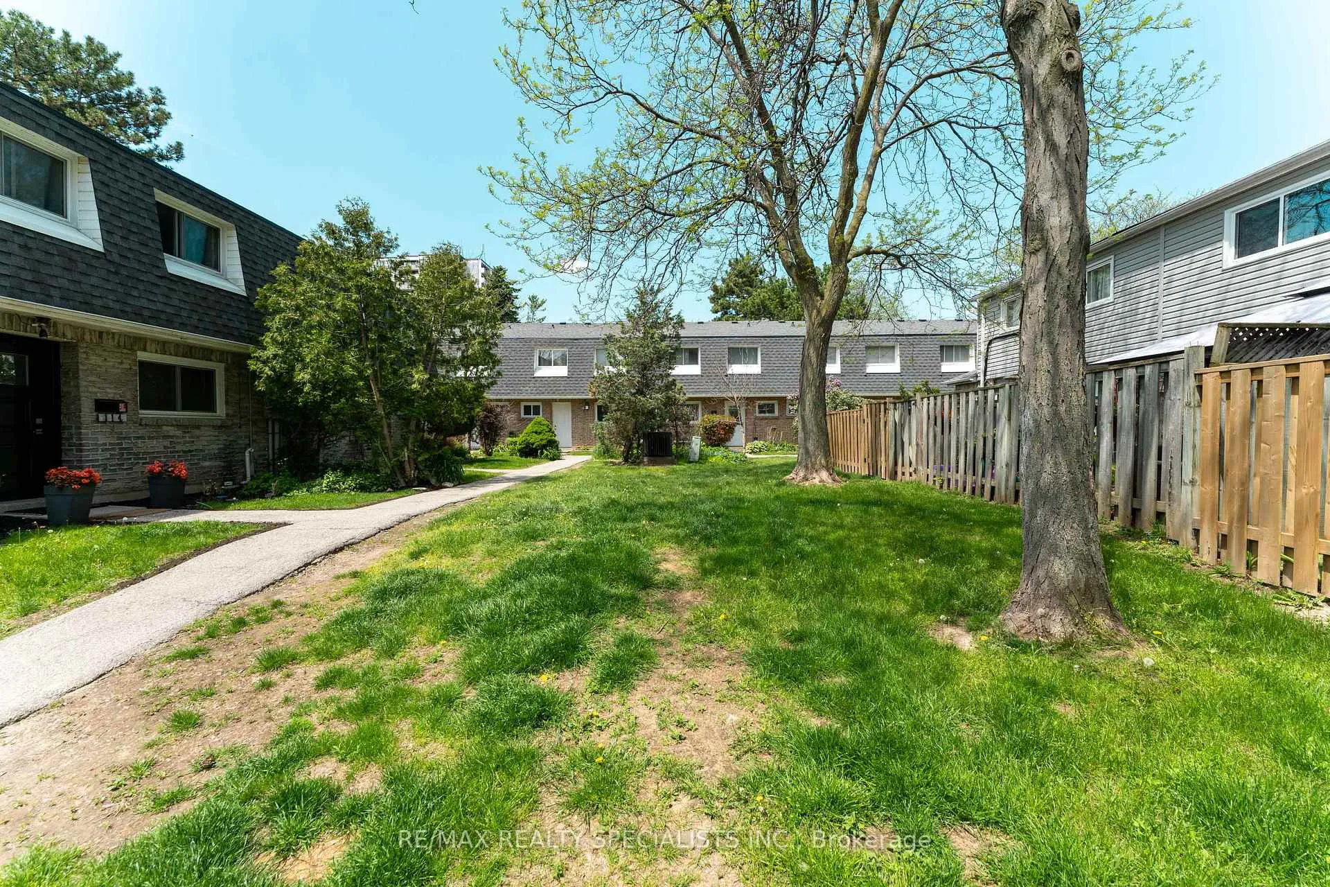 Photo 43 of Unit 114, 2050 Upper Middle Road, Burlington, Brant Hills — HOMEH