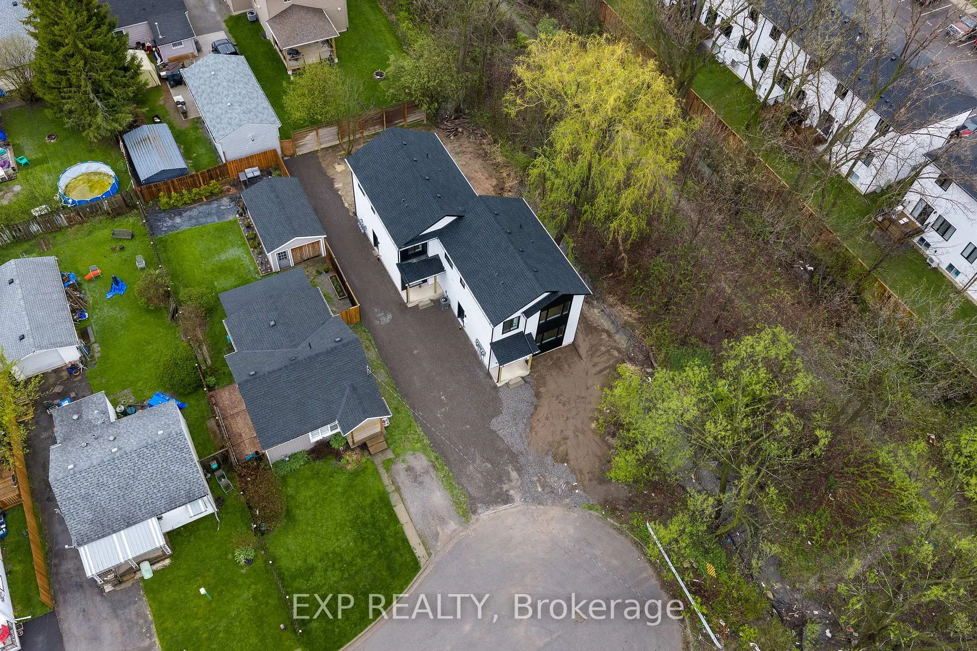 Photo 19 of Unit Unit 2 - Lower, 4271 Fifth Avenue, Niagara Falls, Downtown — HOMEH