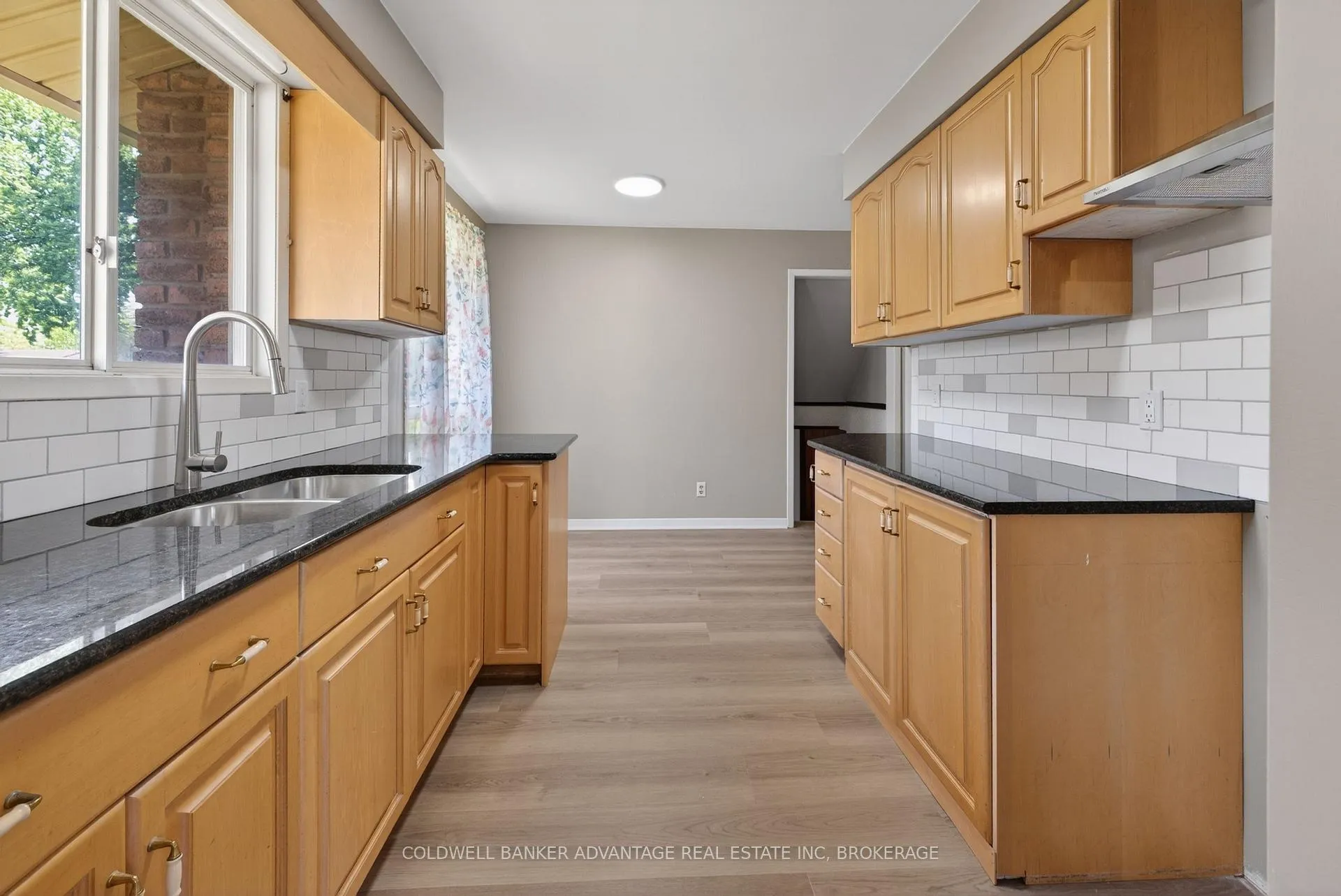 Photo 12 of 6976 Abbey Circle, Niagara Falls, Casey — HOMEH