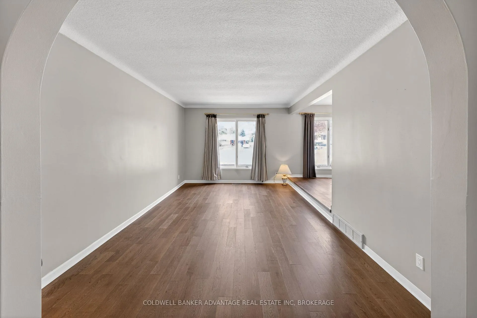 Photo 15 of 6976 Abbey Circle, Niagara Falls, Casey — HOMEH