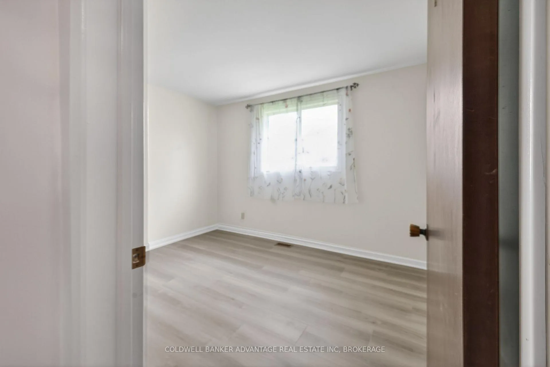 Photo 25 of 6976 Abbey Circle, Niagara Falls, Casey — HOMEH