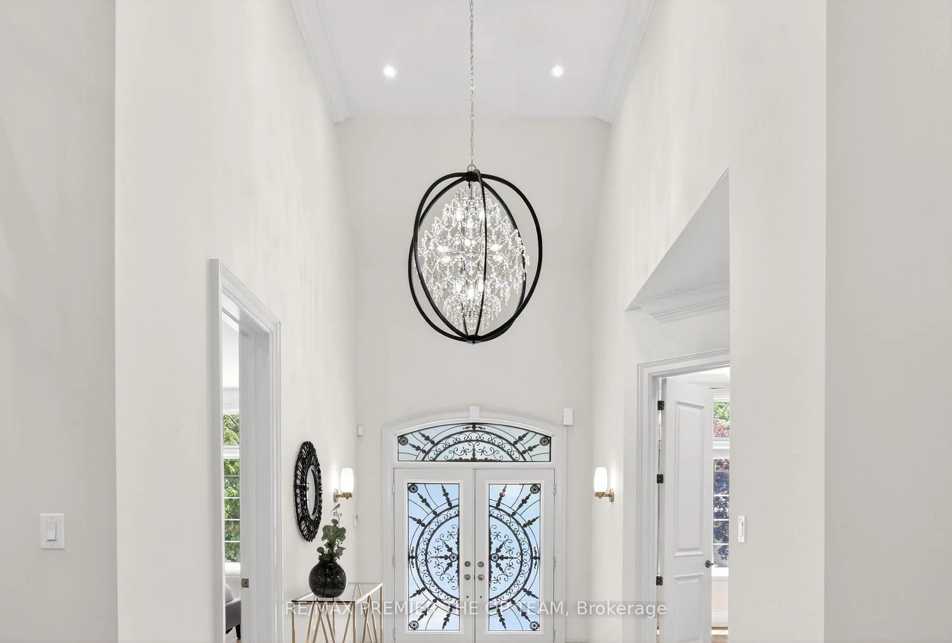 Photo 2 of 24 Grand Vellore Crescent, Vaughan, Vellore Village — HOMEH
