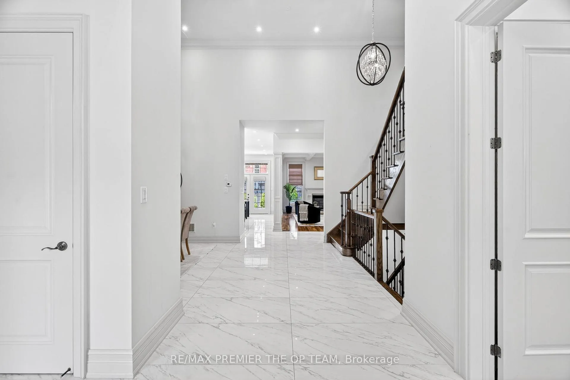 Photo 3 of 24 Grand Vellore Crescent, Vaughan, Vellore Village — HOMEH