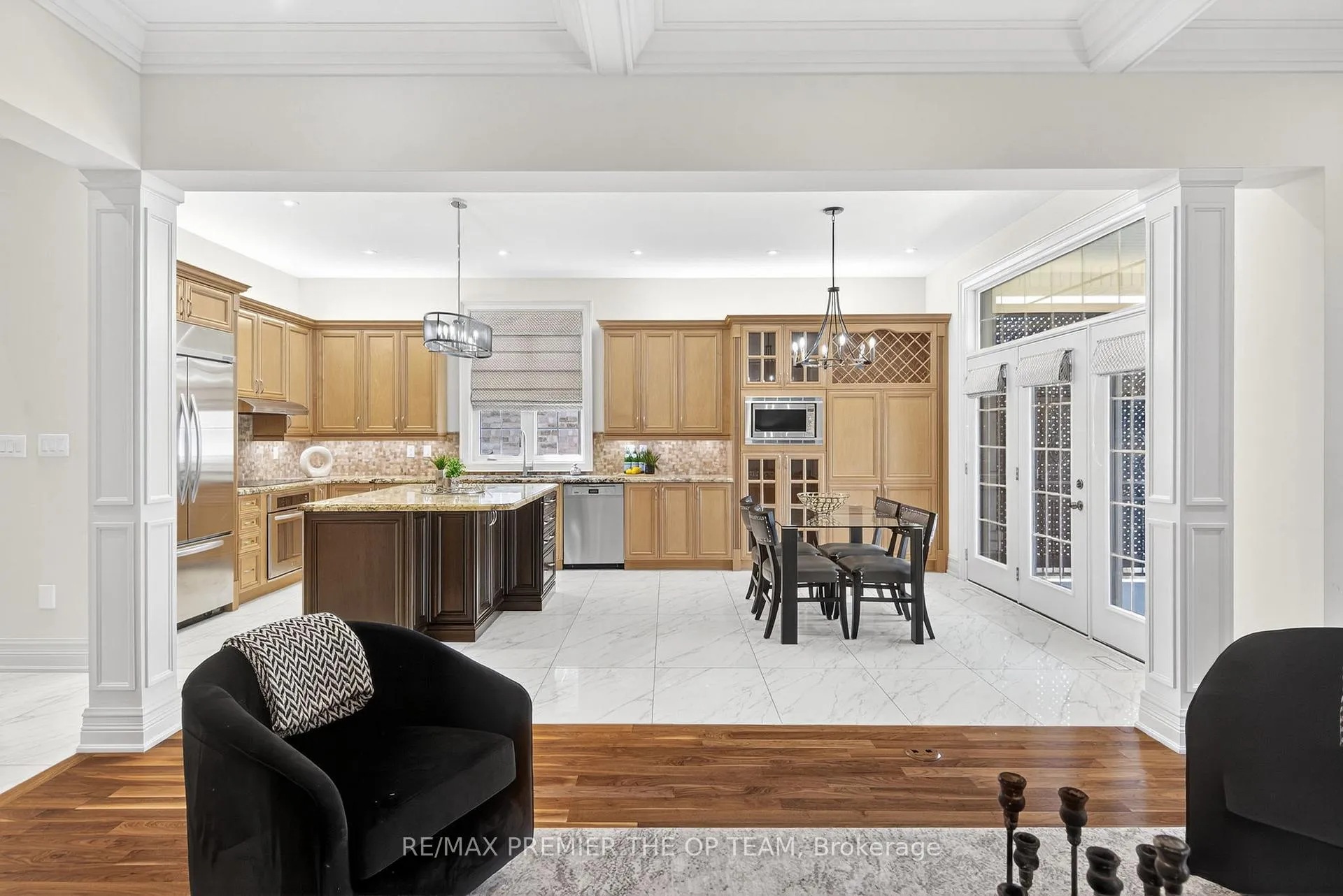 Photo 10 of 24 Grand Vellore Crescent, Vaughan, Vellore Village — HOMEH