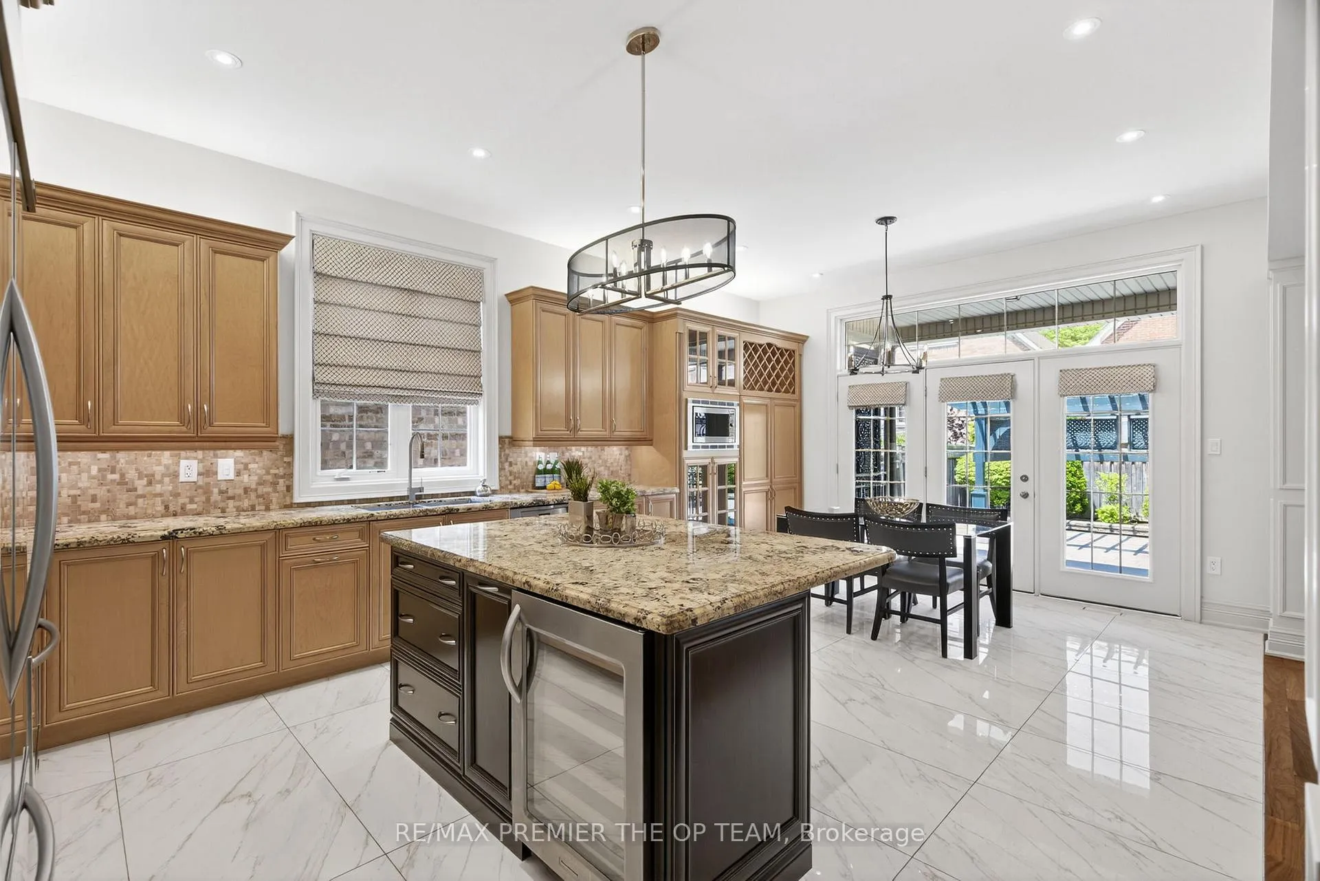Photo 13 of 24 Grand Vellore Crescent, Vaughan, Vellore Village — HOMEH