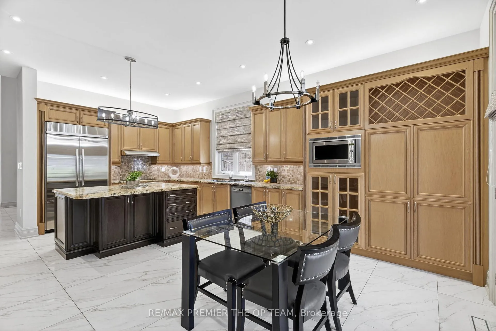 Photo 15 of 24 Grand Vellore Crescent, Vaughan, Vellore Village — HOMEH