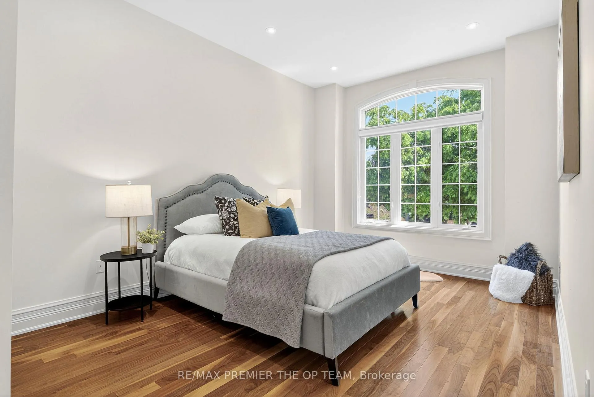Photo 26 of 24 Grand Vellore Crescent, Vaughan, Vellore Village — HOMEH