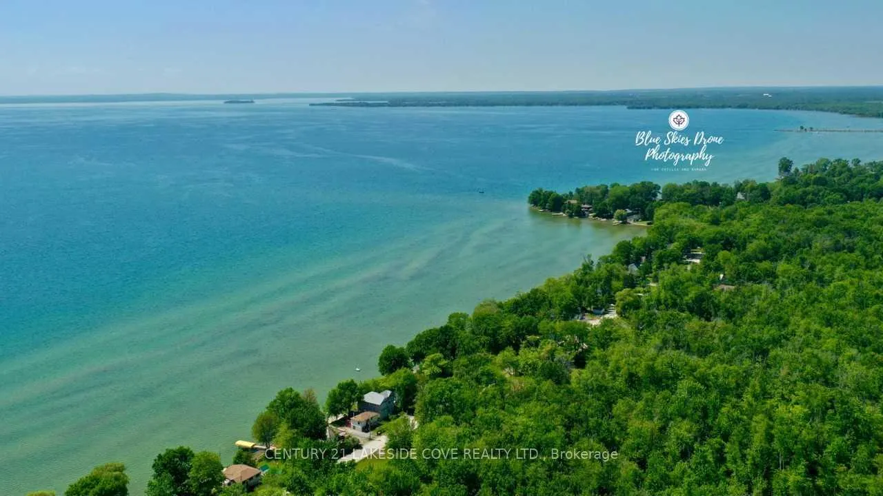 Photo of 2592 Lakeshore Drive