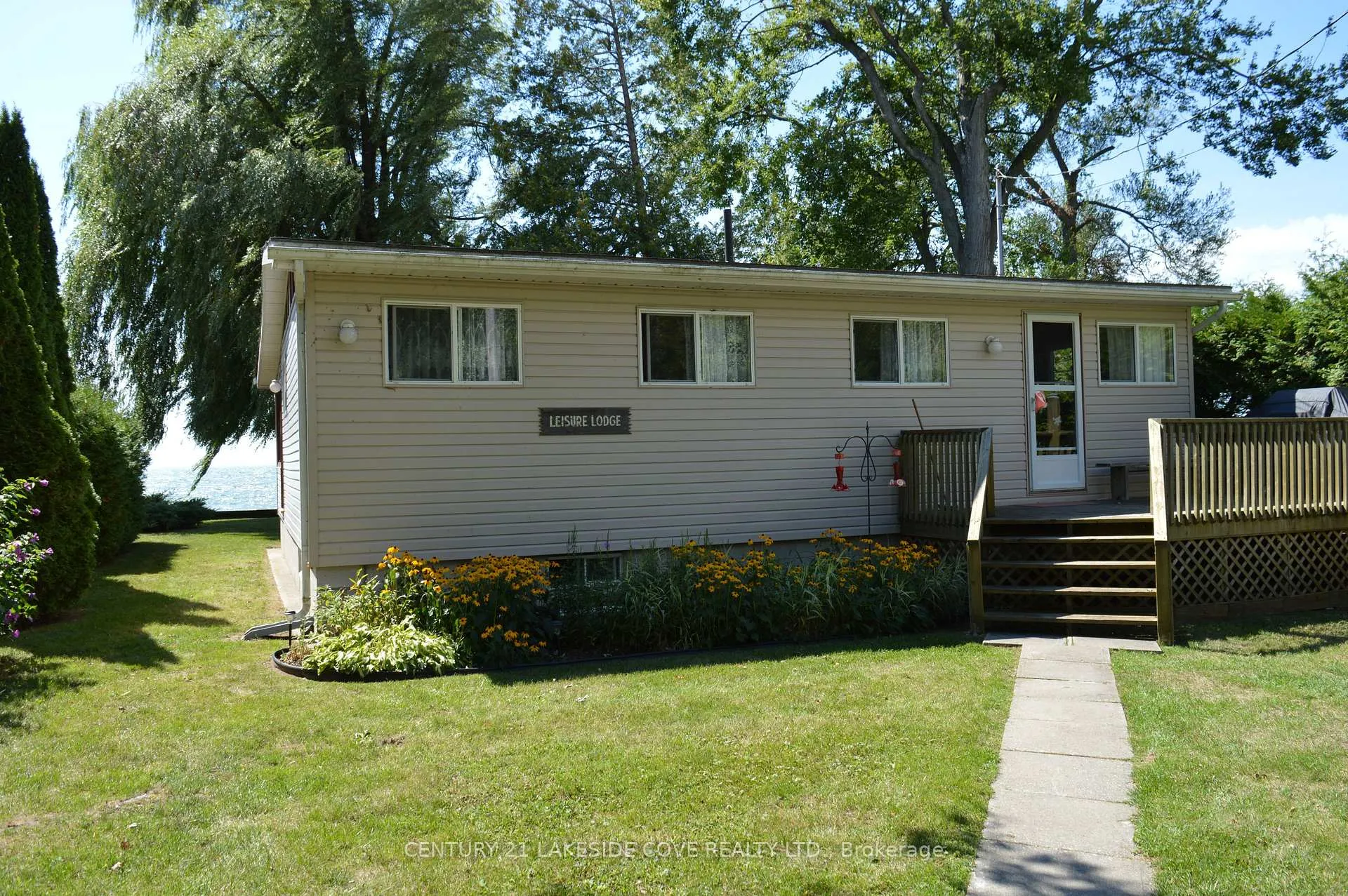 Photo 2 of 2592 Lakeshore Drive, Ramara, Brechin — HOMEH
