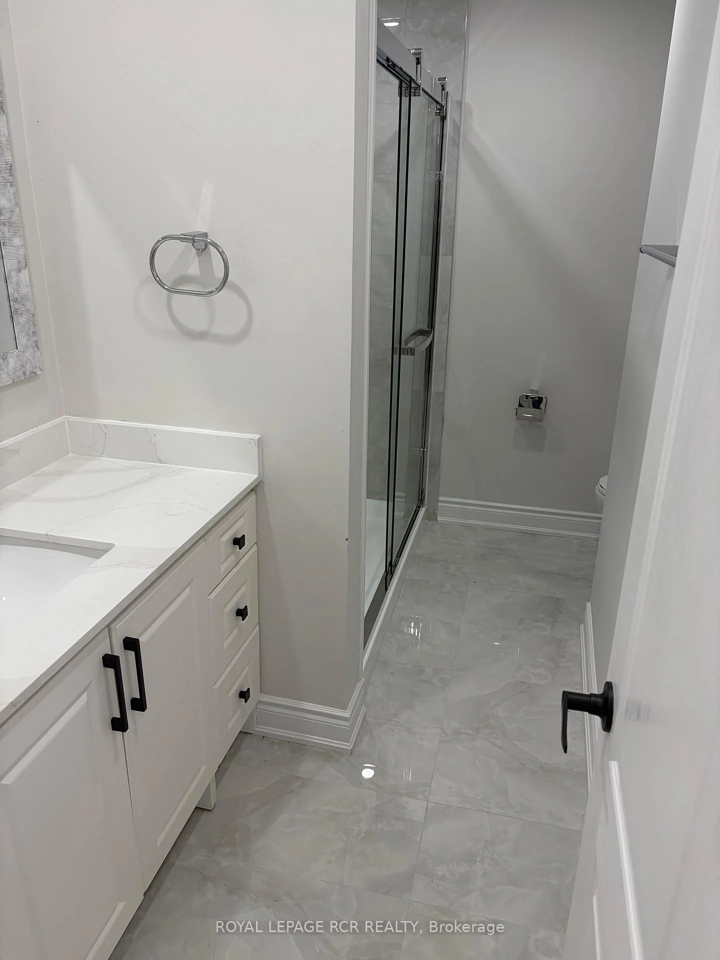 Photo 10 of 41 Town House Crescent, Brampton, Brampton East — HOMEH