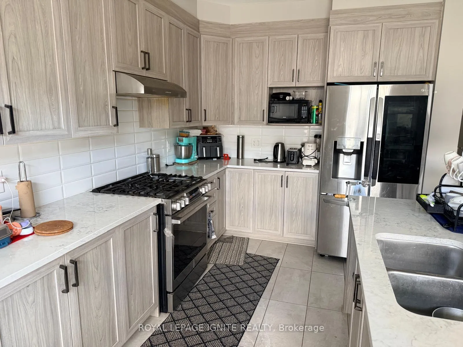 Photo 6 of 839 Cappamore Drive, Ottawa, Barrhaven - Half Moon Bay — HOMEH
