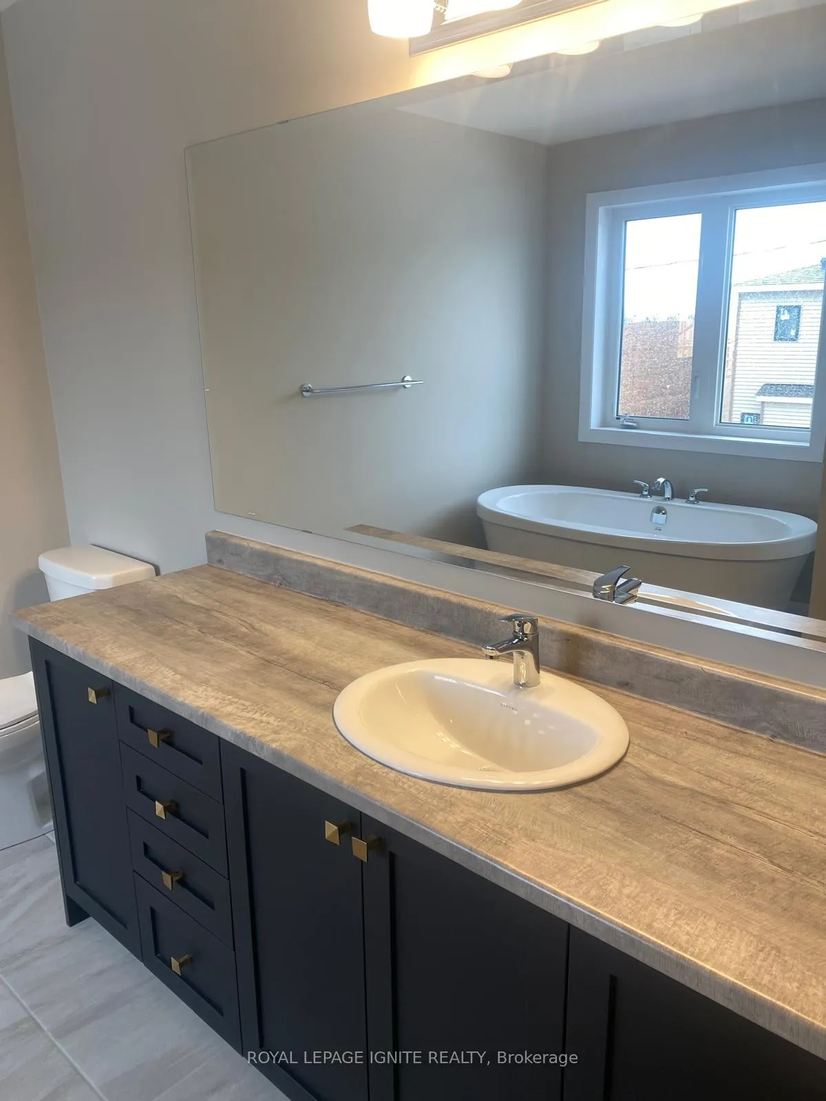Photo 17 of 839 Cappamore Drive, Ottawa, Barrhaven - Half Moon Bay — HOMEH