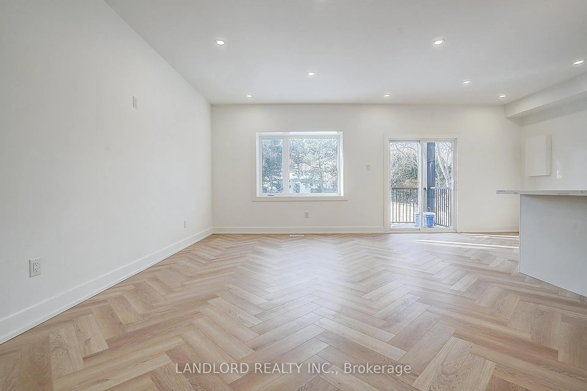 Photo 11 of Unit 4, 1146 Broadview Avenue, Toronto, Broadview North — HOMEH