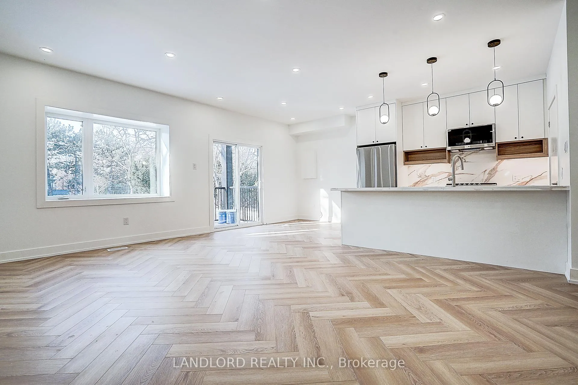 Photo 12 of Unit 4, 1146 Broadview Avenue, Toronto, Broadview North — HOMEH