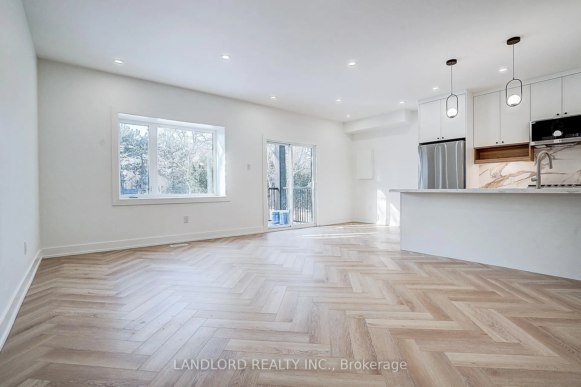 Photo 13 of Unit 4, 1146 Broadview Avenue, Toronto, Broadview North — HOMEH