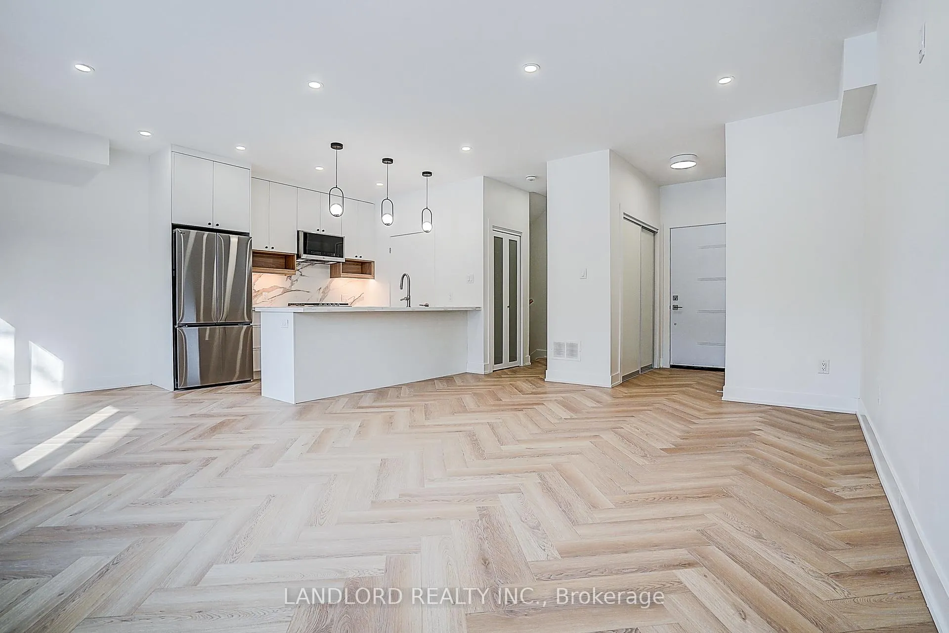 Photo 14 of Unit 4, 1146 Broadview Avenue, Toronto, Broadview North — HOMEH