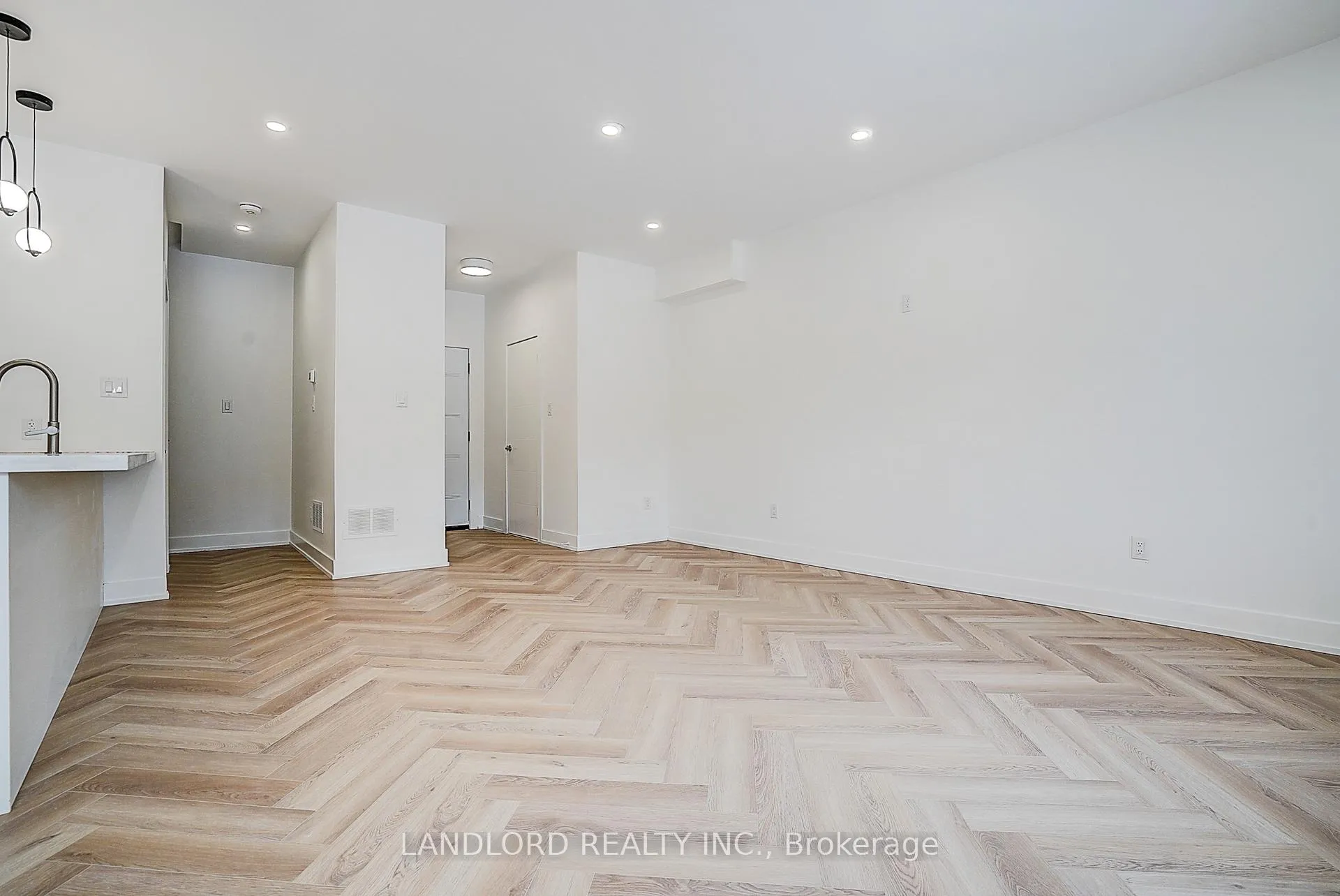 Photo 17 of Unit 4, 1146 Broadview Avenue, Toronto, Broadview North — HOMEH