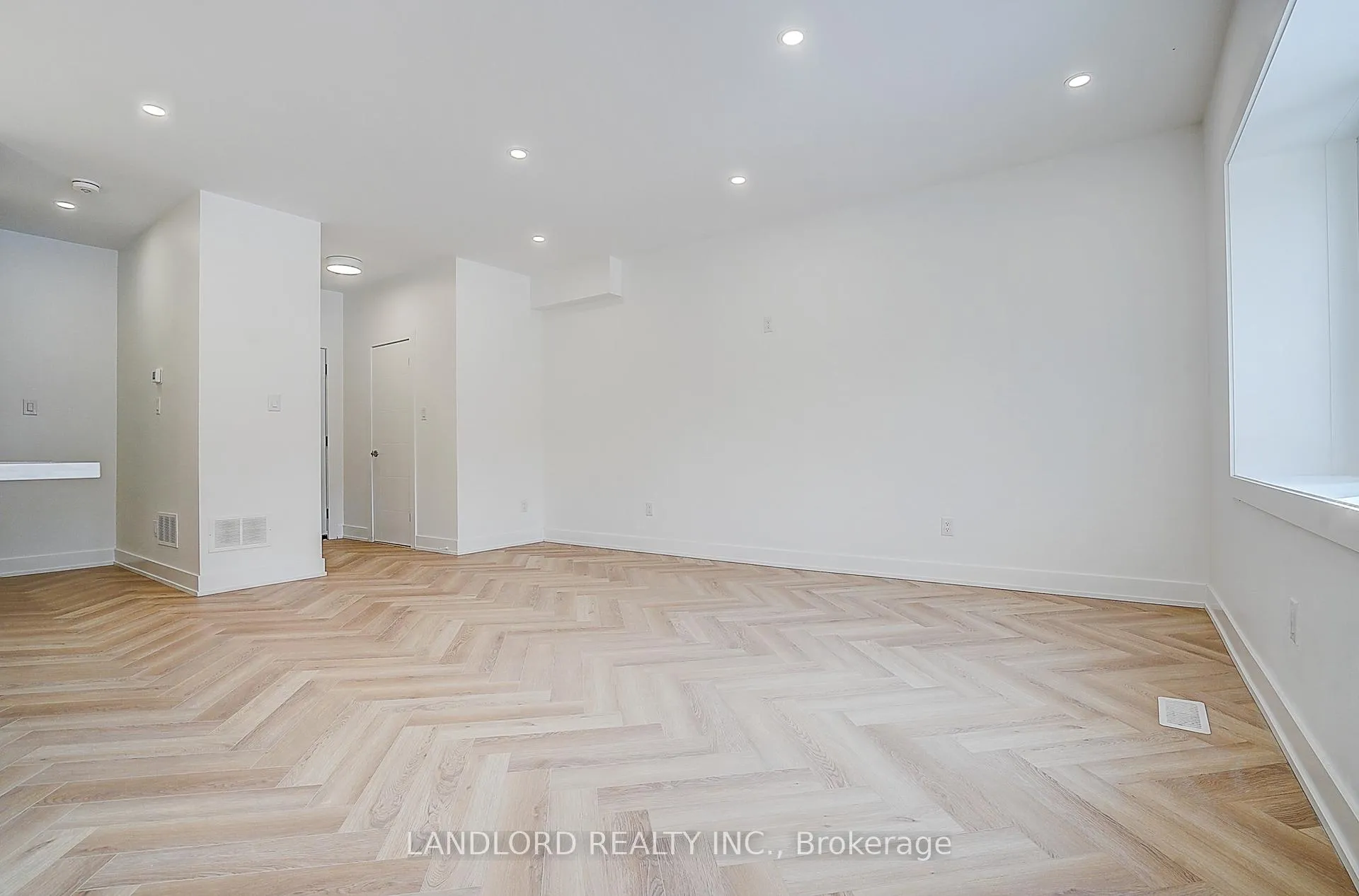 Photo 18 of Unit 4, 1146 Broadview Avenue, Toronto, Broadview North — HOMEH