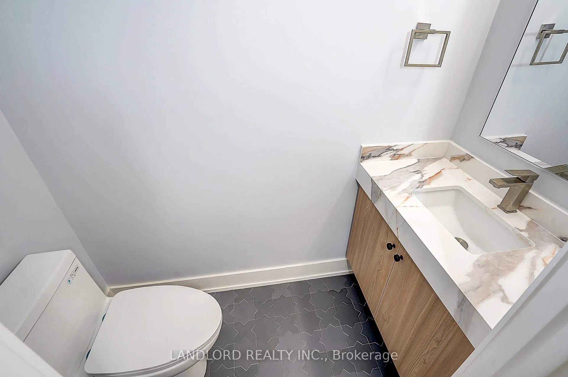 Photo 31 of Unit 4, 1146 Broadview Avenue, Toronto, Broadview North — HOMEH