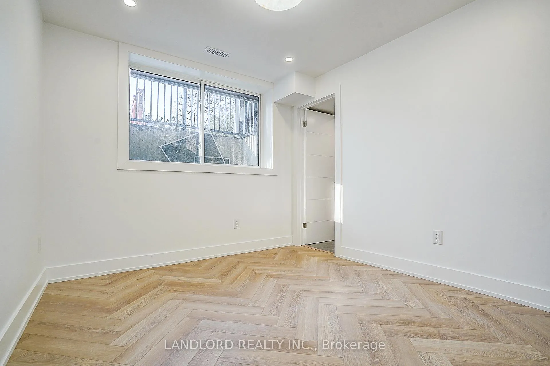 Photo 37 of Unit 4, 1146 Broadview Avenue, Toronto, Broadview North — HOMEH