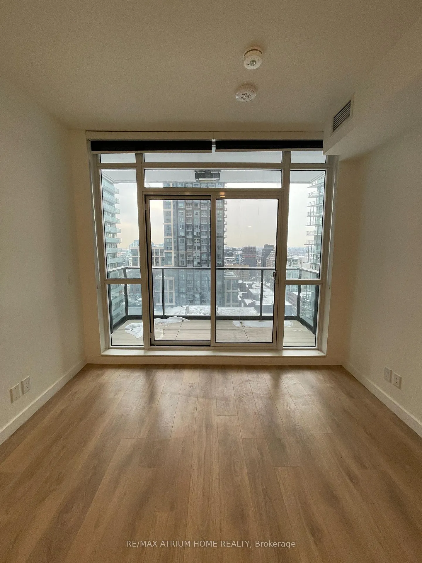 Photo 4 of Unit 2208, 38 Widmer Street, Toronto, Waterfront Communities — HOMEH