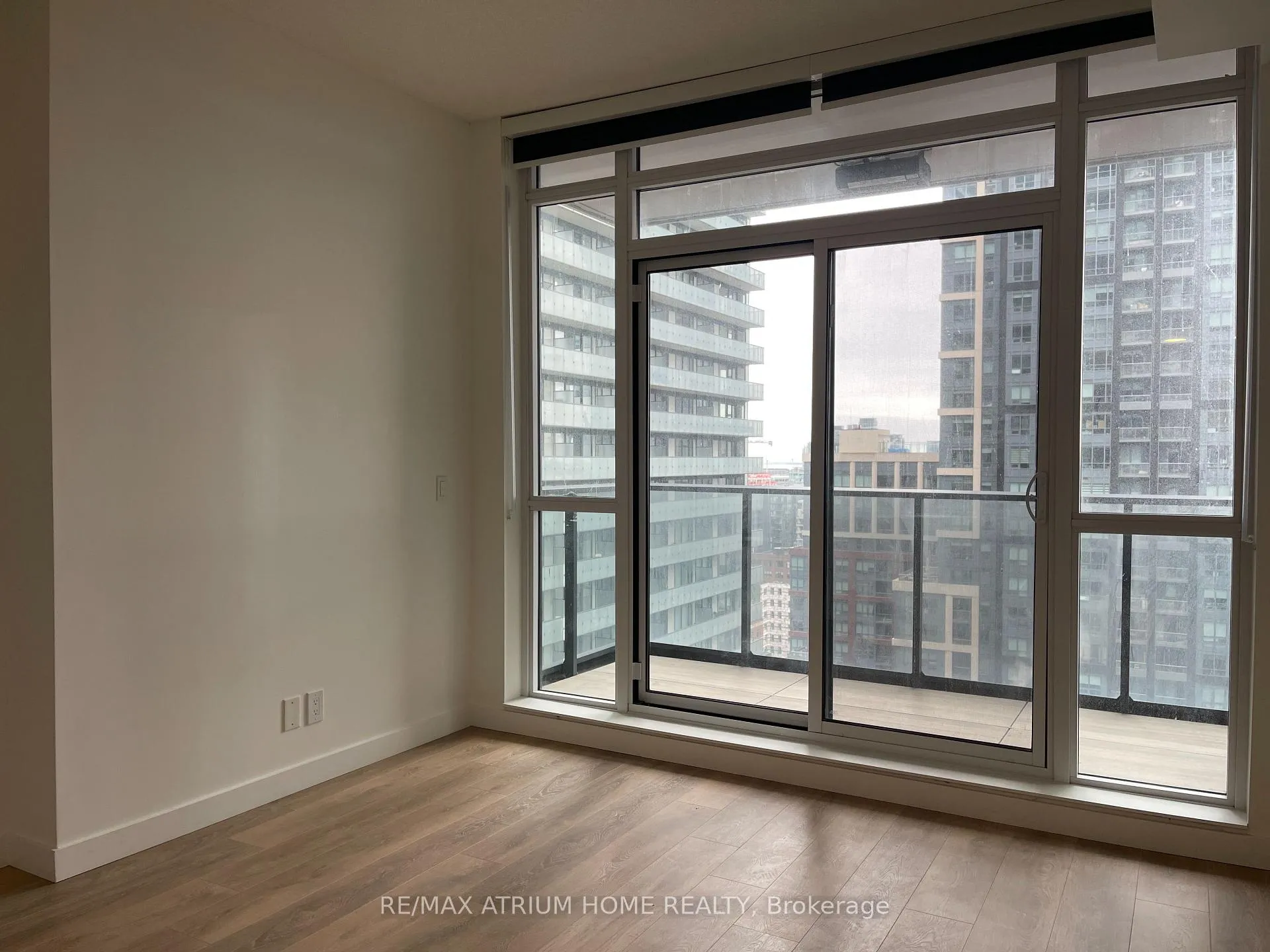 Photo 5 of Unit 2208, 38 Widmer Street, Toronto, Waterfront Communities — HOMEH