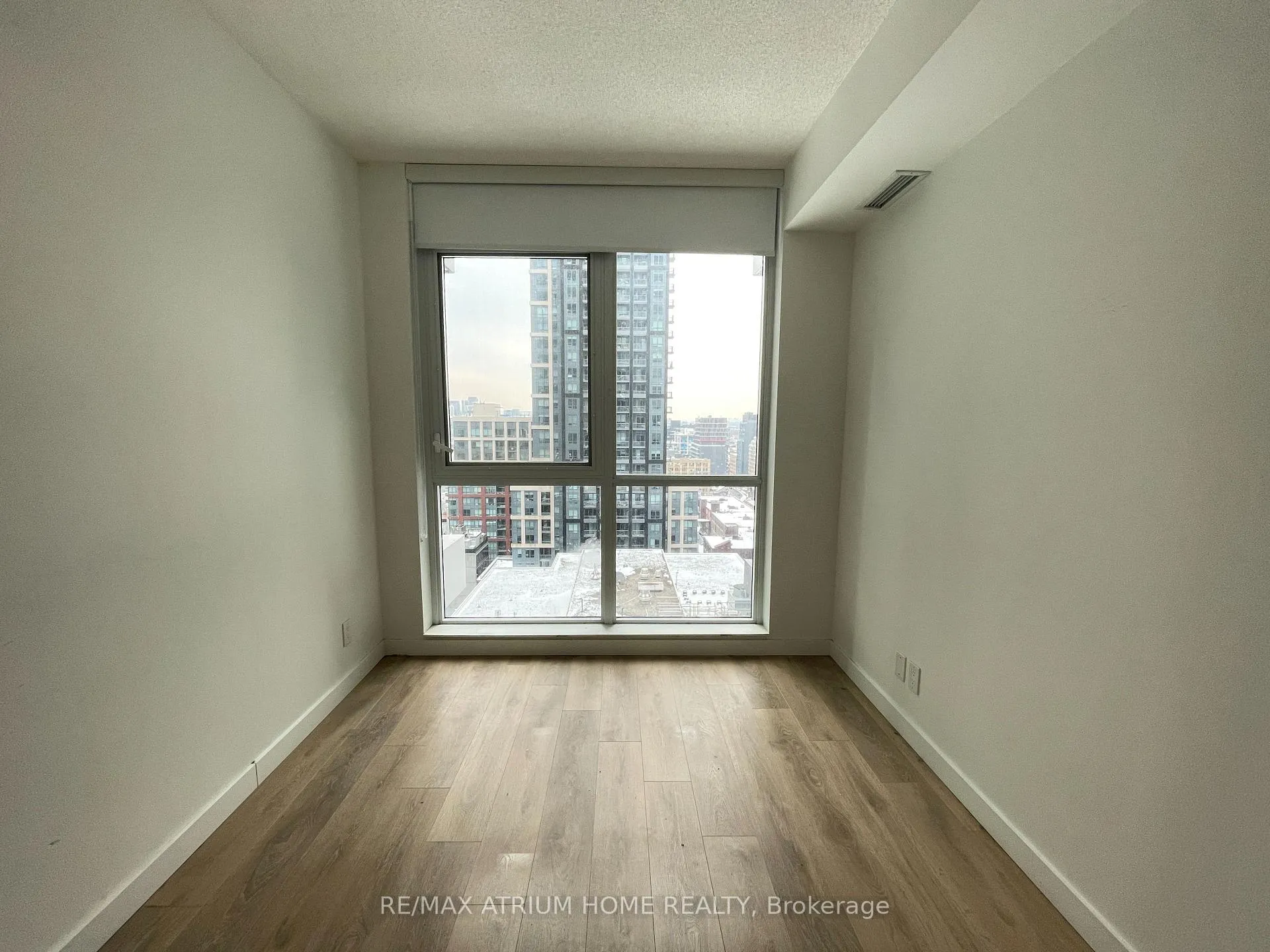 Photo 12 of Unit 2208, 38 Widmer Street, Toronto, Waterfront Communities — HOMEH