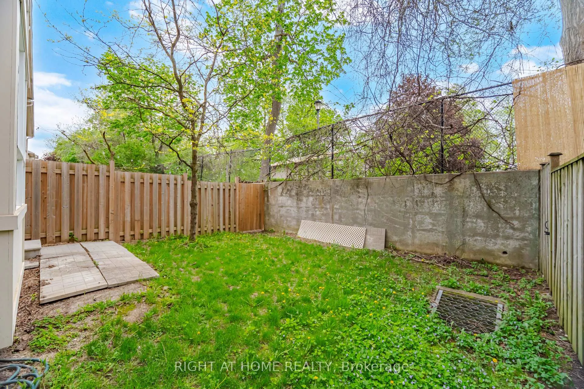 Photo 33 of Unit 20, 110 Highland Road E, Waterloo — HOMEH
