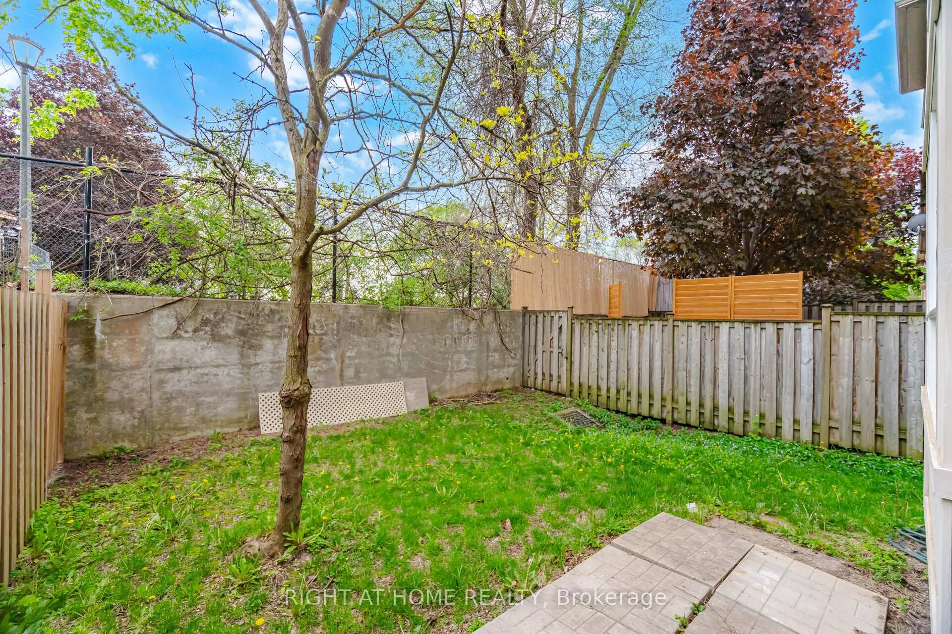 Photo 34 of Unit 20, 110 Highland Road E, Waterloo — HOMEH