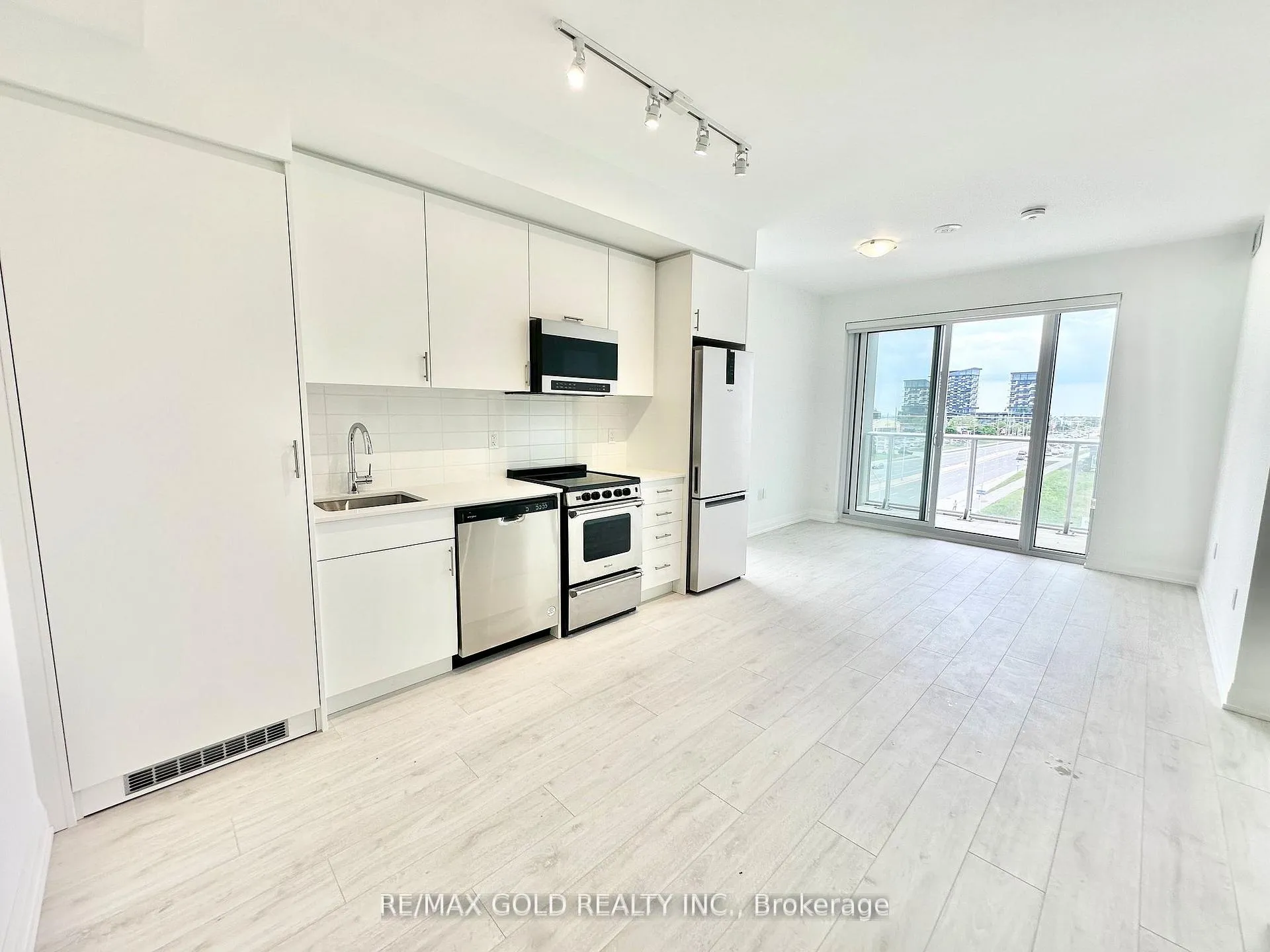 Photo 8 of Unit 515, 412 Silver Maple Road, Oakville, Joshua Meadows — HOMEH