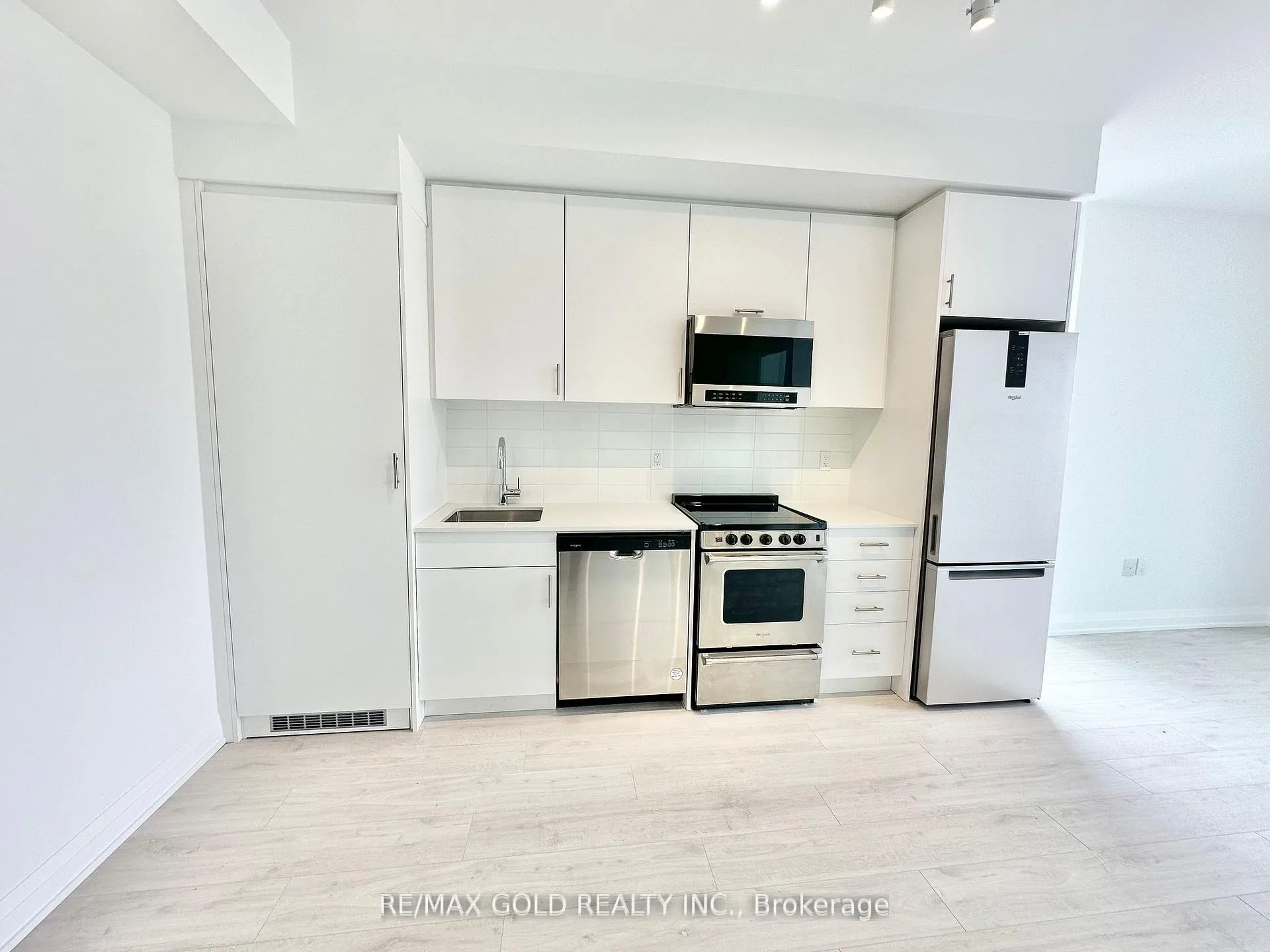 Photo 15 of Unit 515, 412 Silver Maple Road, Oakville, Joshua Meadows — HOMEH