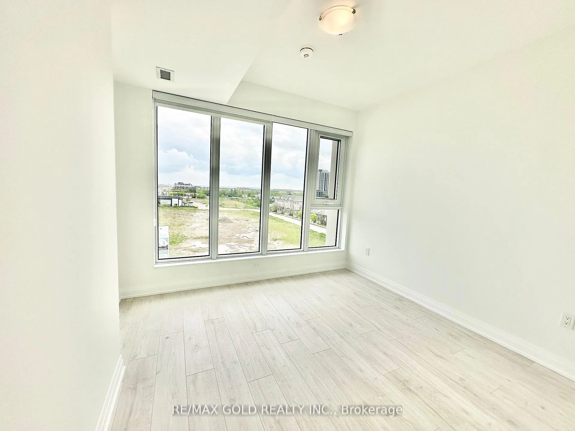 Photo 21 of Unit 515, 412 Silver Maple Road, Oakville, Joshua Meadows — HOMEH