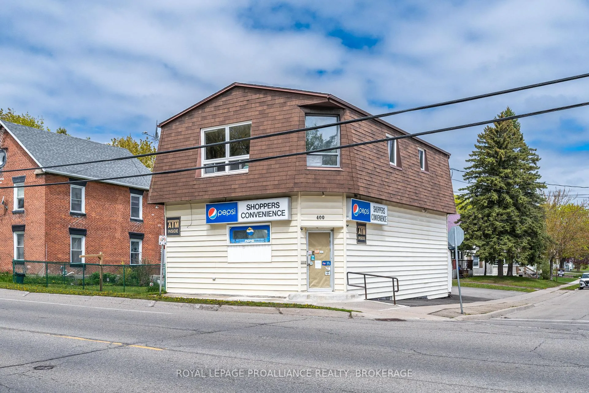 Photo of 400 King Street W