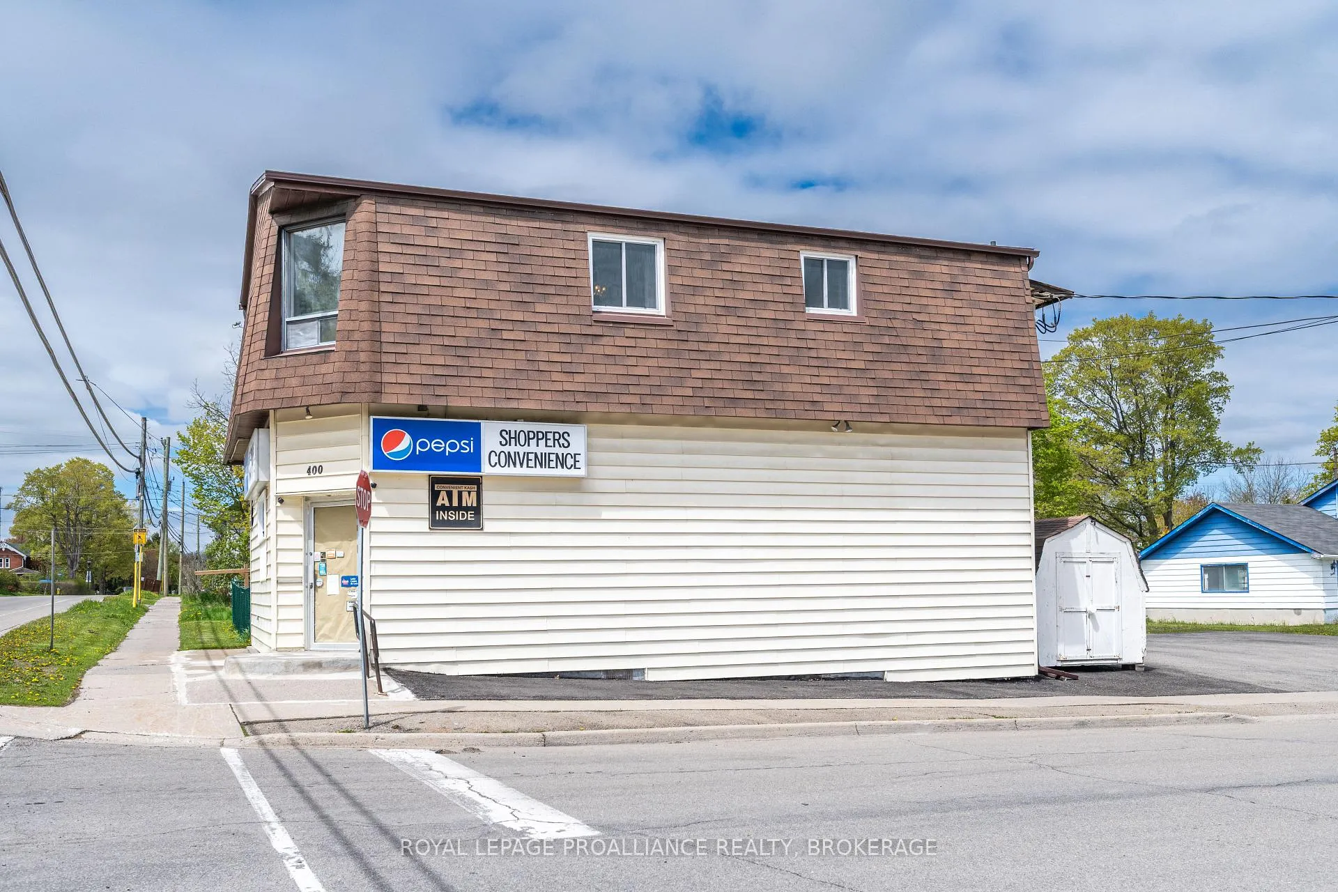 Photo 2 of 400 King Street W, Gananoque — HOMEH