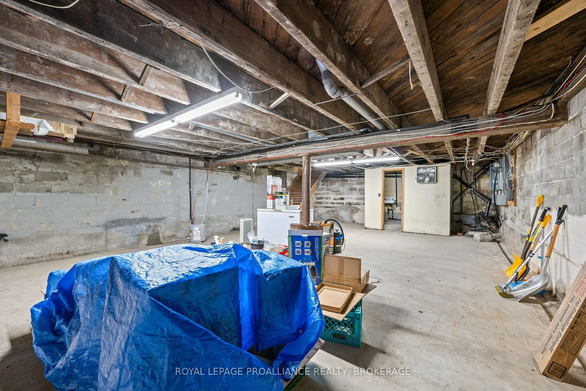 Photo 11 of 400 King Street W, Gananoque — HOMEH