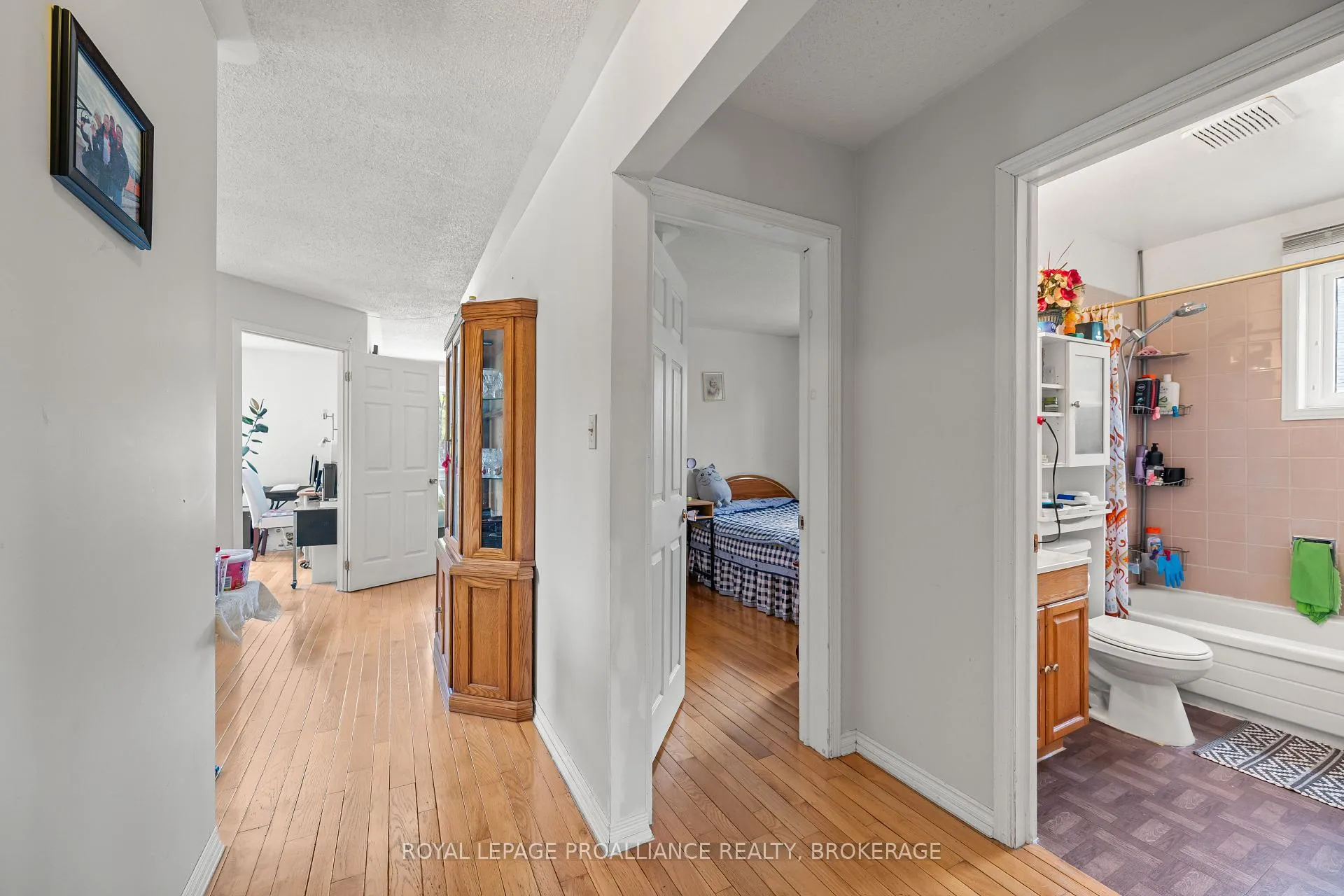 Photo 17 of 400 King Street W, Gananoque — HOMEH