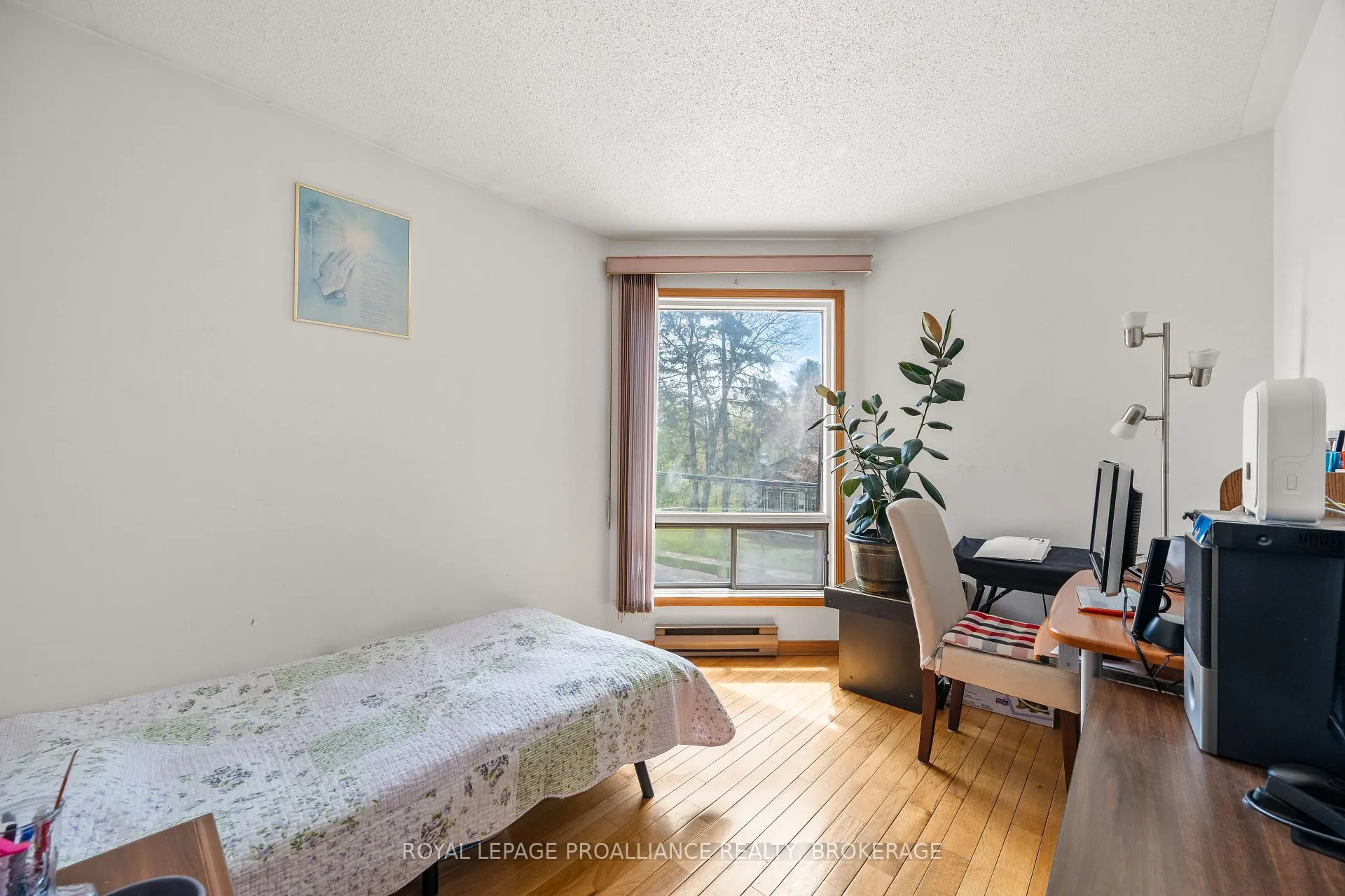 Photo 23 of 400 King Street W, Gananoque — HOMEH
