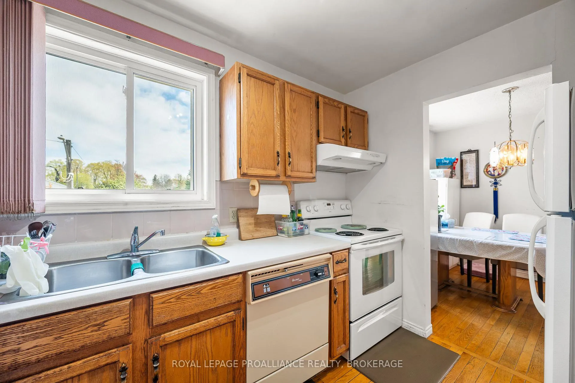 Photo 27 of 400 King Street W, Gananoque — HOMEH