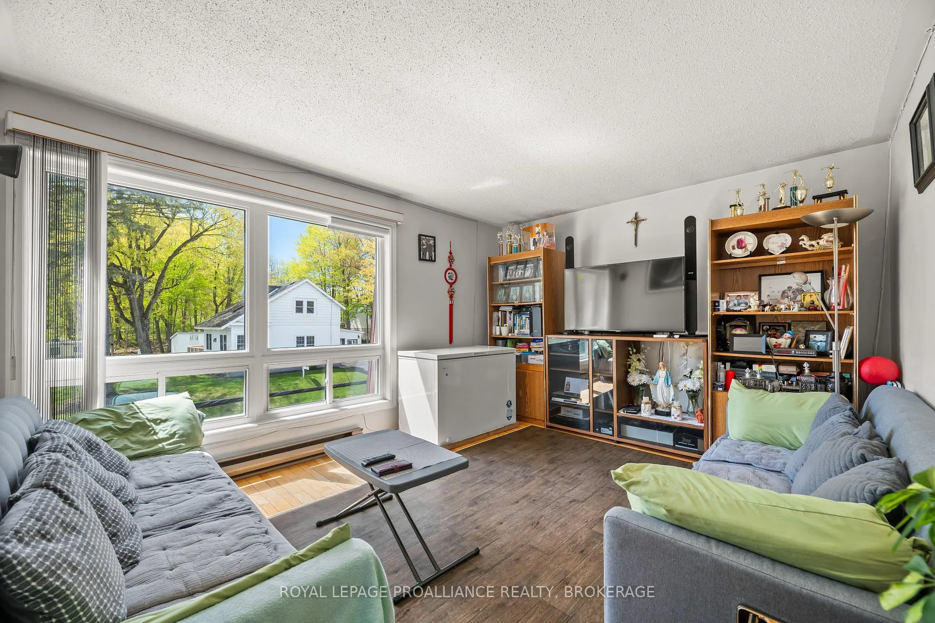 Photo 29 of 400 King Street W, Gananoque — HOMEH