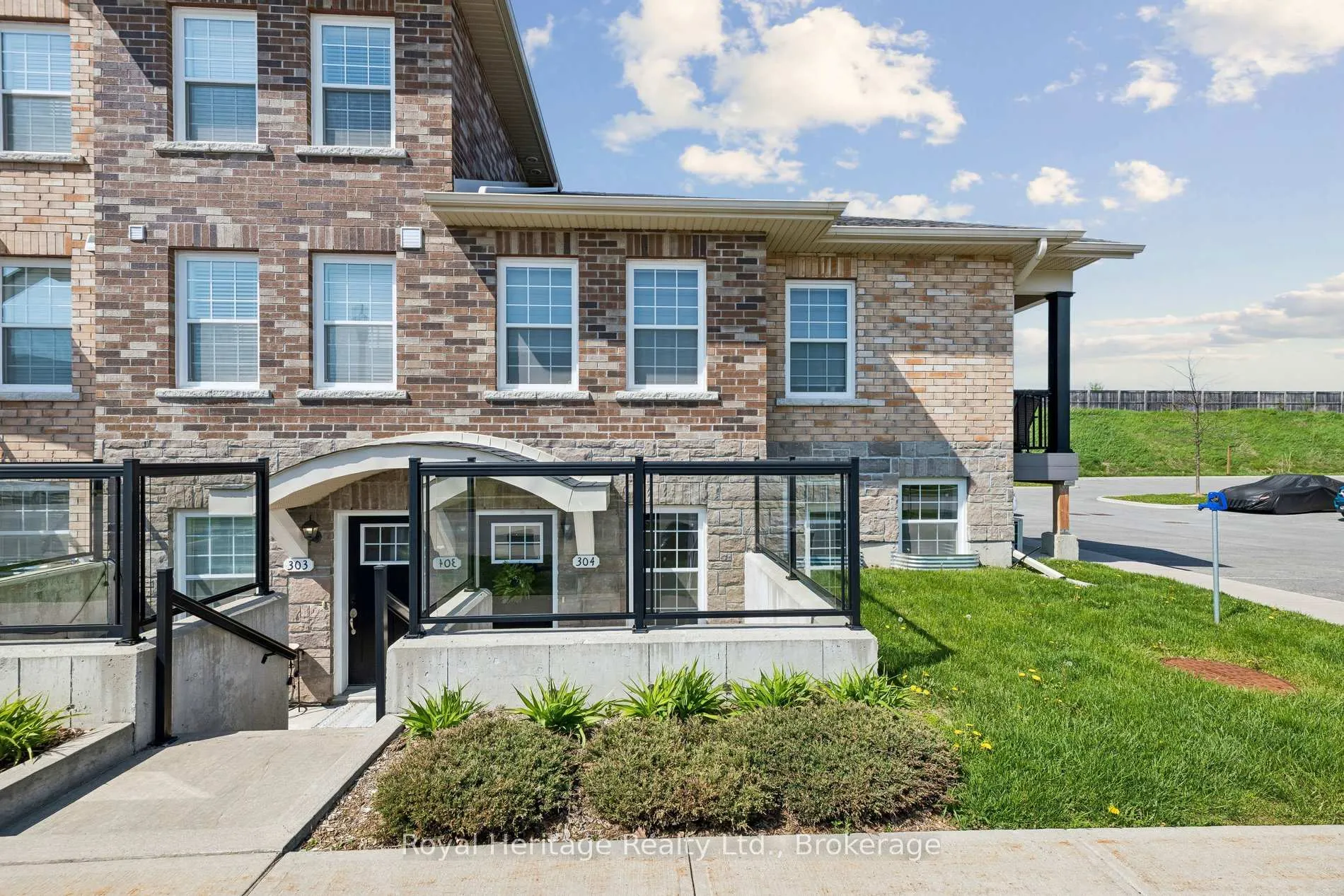 Photo 2 of Unit 304, 450 Lonsberry Drive, Cobourg — HOMEH