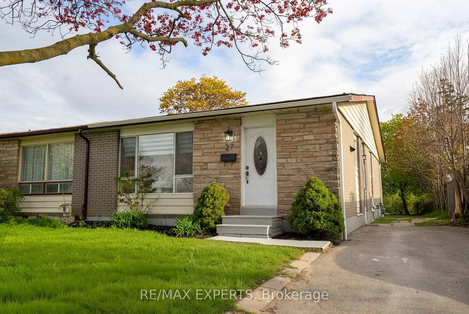 Photo 1 of 27 Fallingdale Crescent, Brampton, Southgate — HOMEH