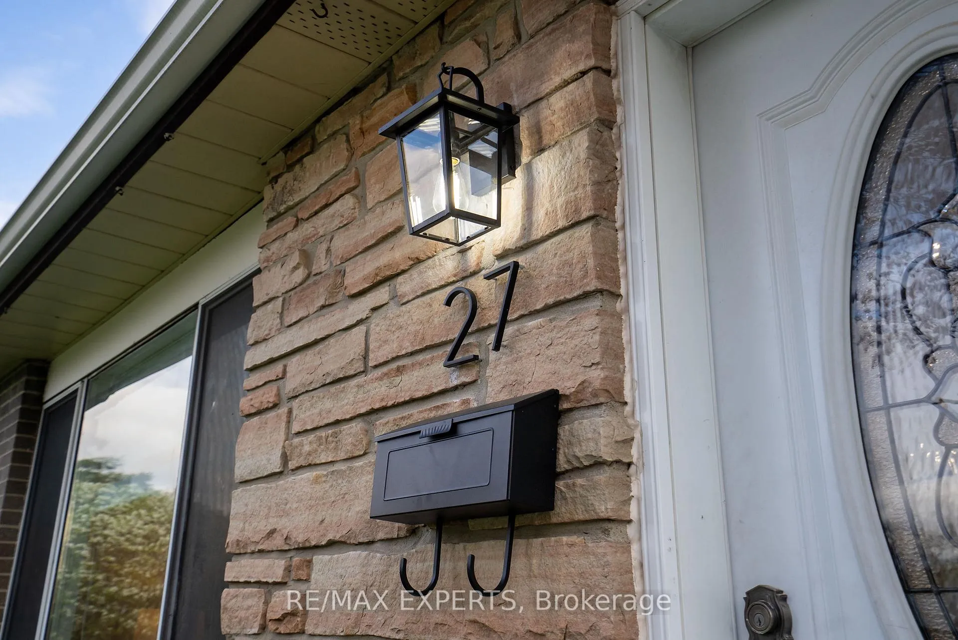 Photo 3 of 27 Fallingdale Crescent, Brampton, Southgate — HOMEH