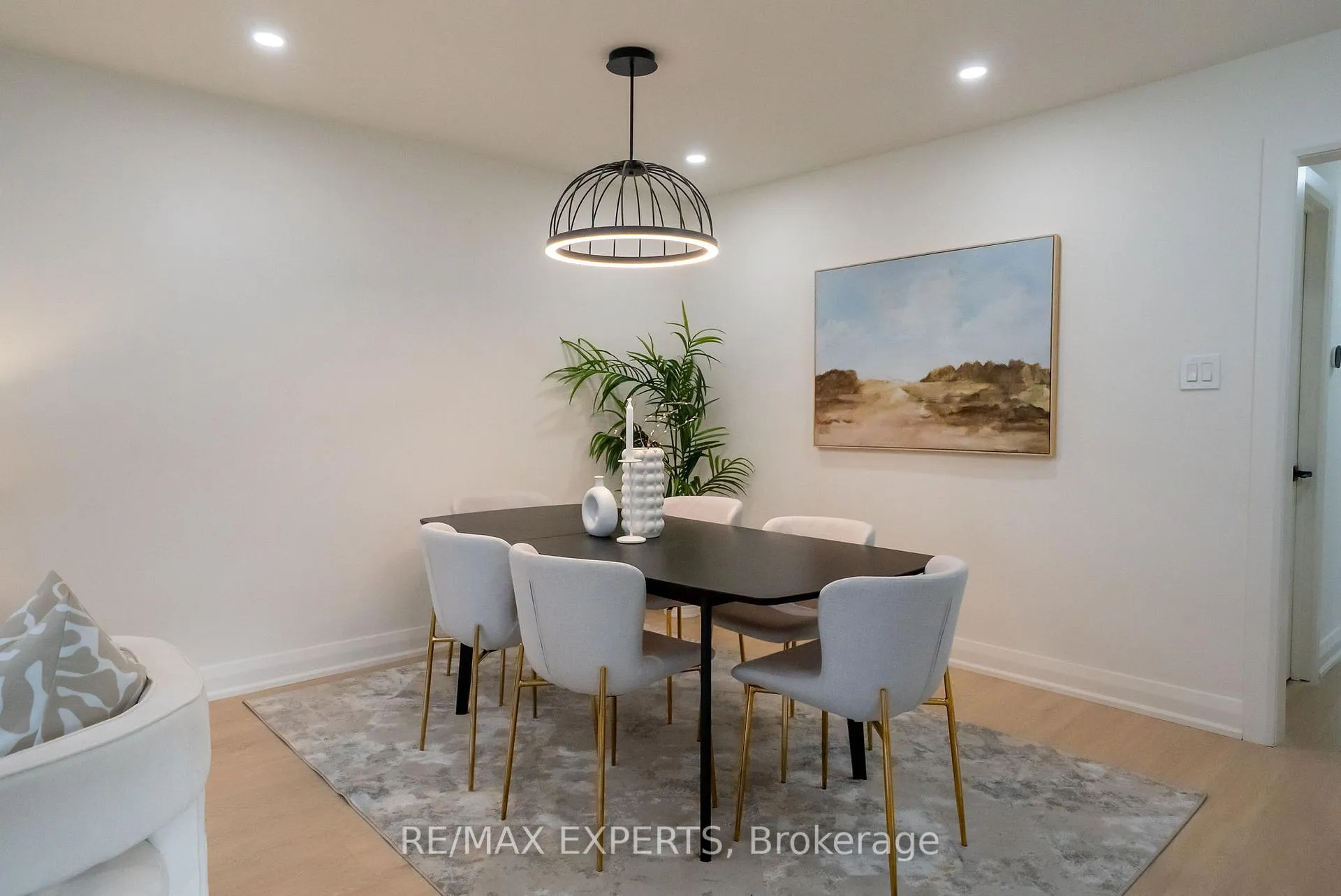 Photo 6 of 27 Fallingdale Crescent, Brampton, Southgate — HOMEH